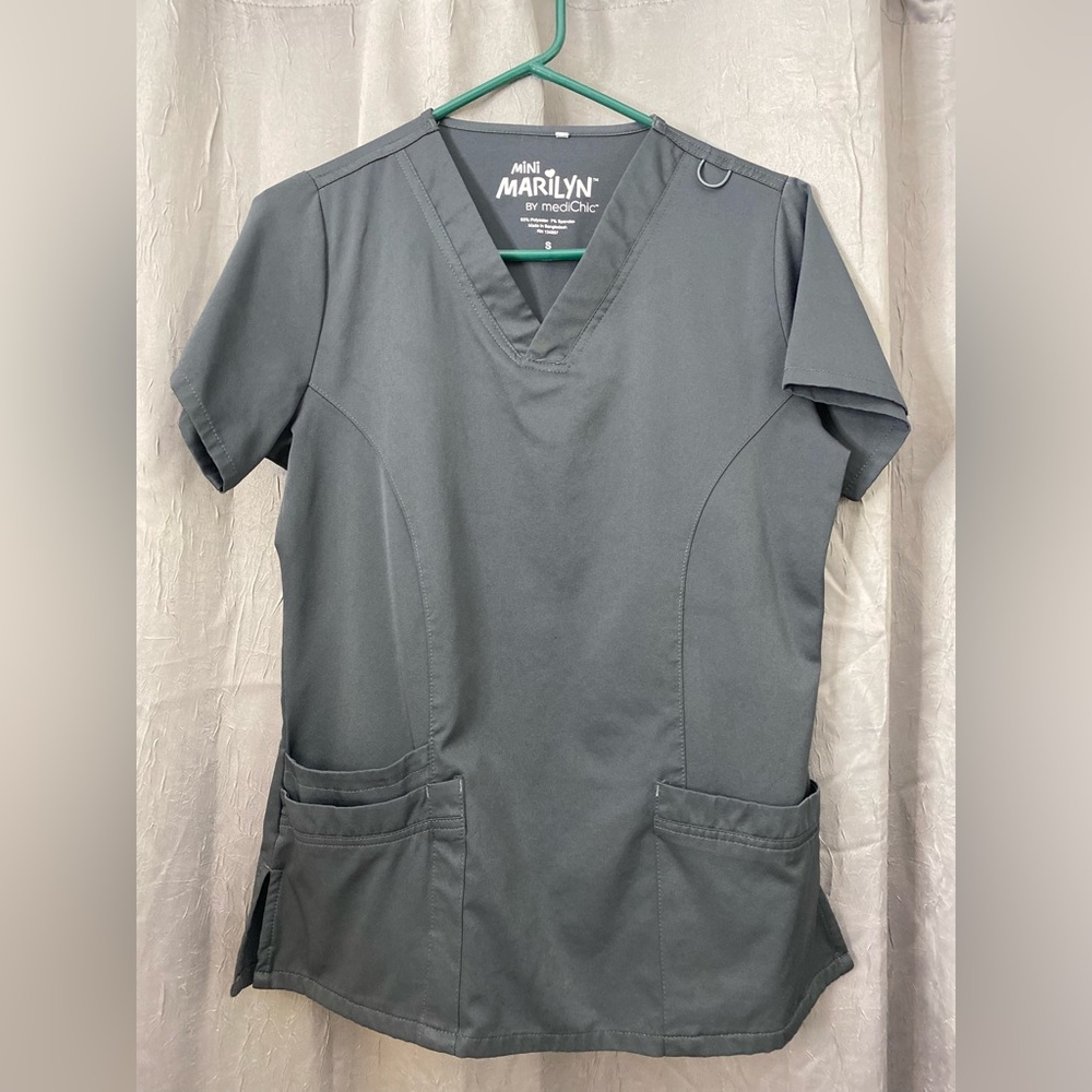 Women’s Scrub Top -Mini Marilyn